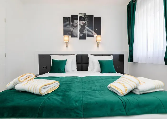 1 Paola Apartament *