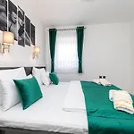 1 Paola Apartamento Krk Town